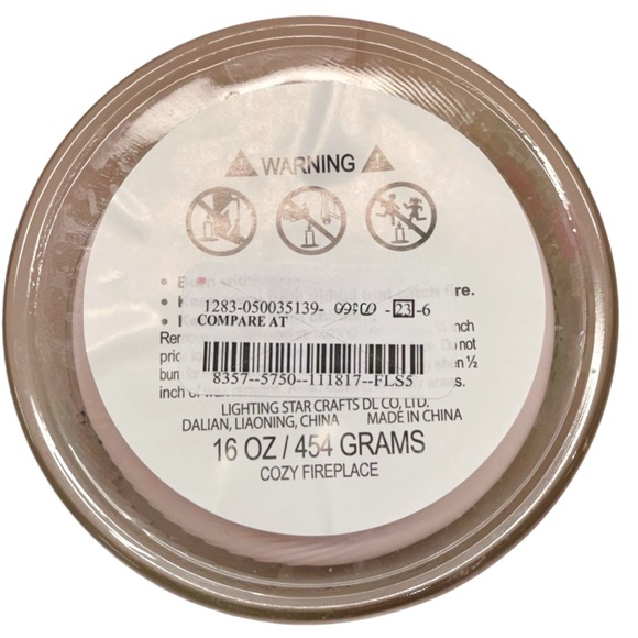 NWT! 🐈  Starcrafts 16 oz. Christmas Holiday Kitty “Cozy Fireplace” candle - Picture 10 of 15